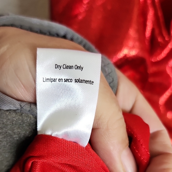 Elegant Red Draped Dress - Picture 10 of 10